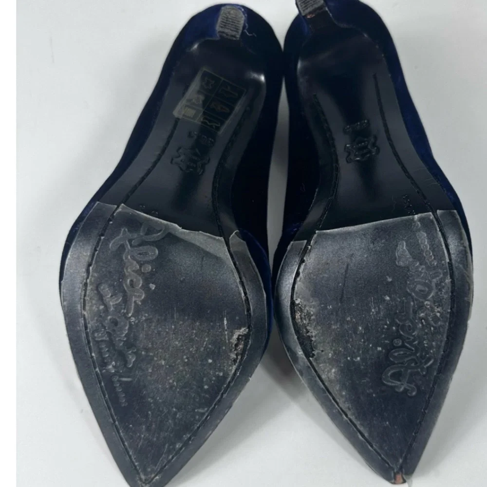 Alice & Olivia Sapphire Blue Velvet Heels Stitch Details